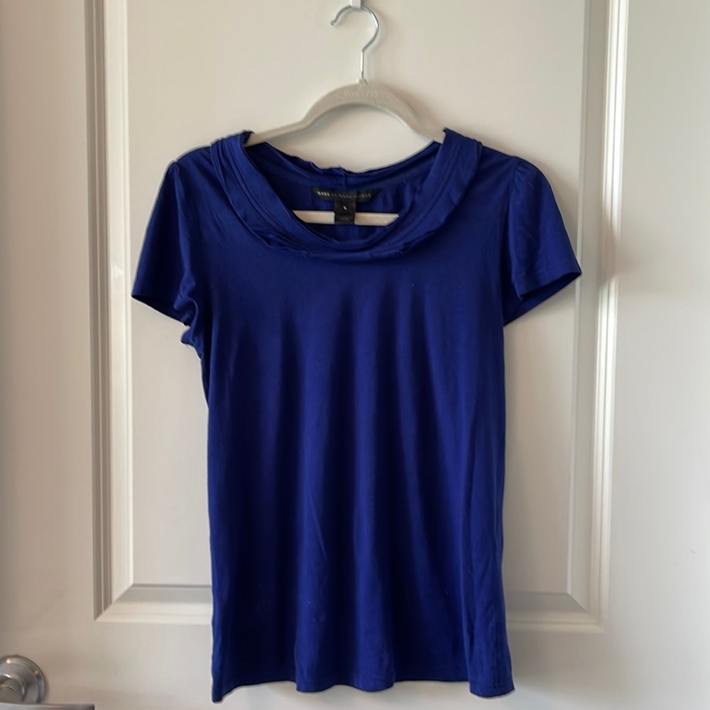 blue cap sleeve T-shirt with decorative neckline Marc by Marc Jacobs size small